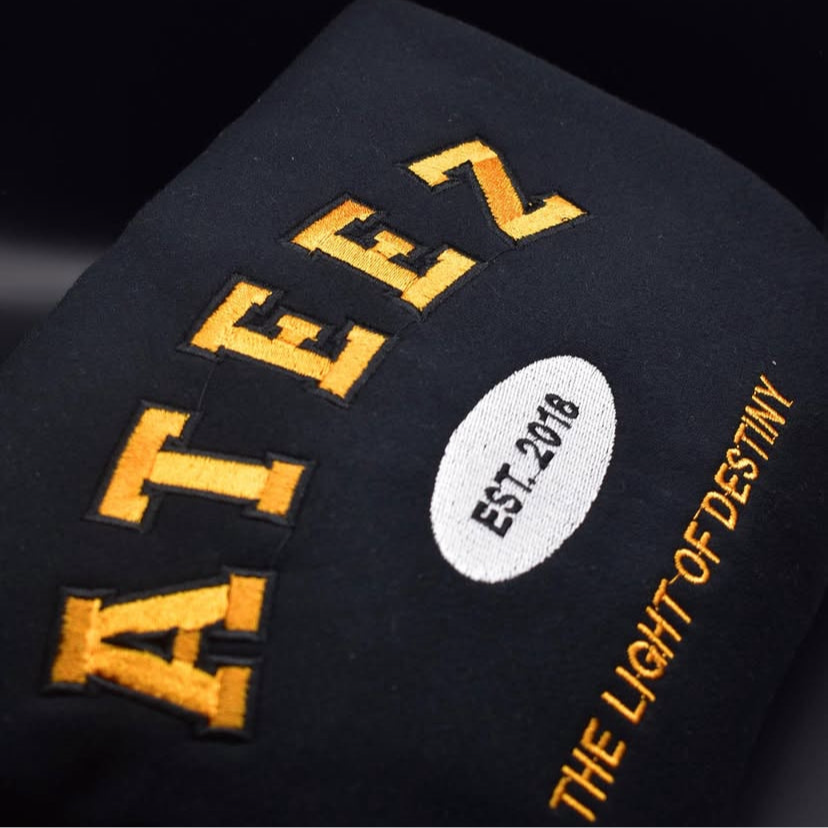 ATEEZ SUDADERA BORDADA