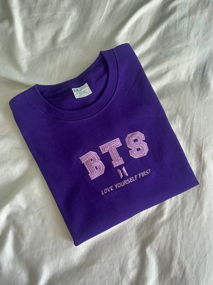 BTS GOLD PLAYERA BORDADA