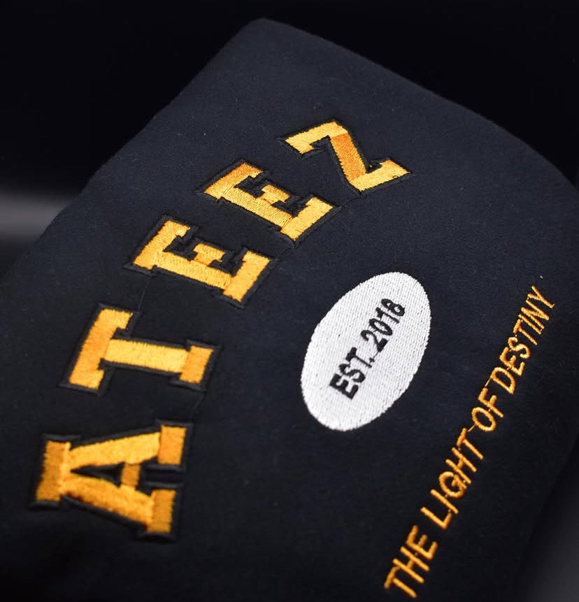 ATEEZ SUDADERA BORDADA