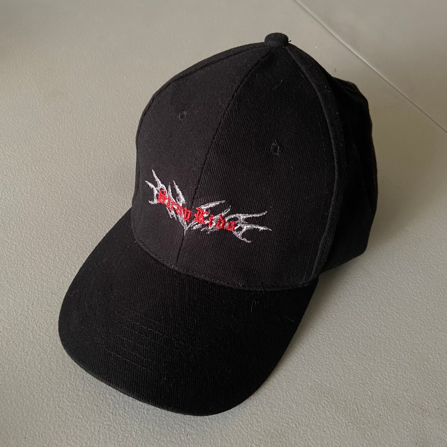 DominATE TOY STRAY KIDS GORRA negra BORDADA