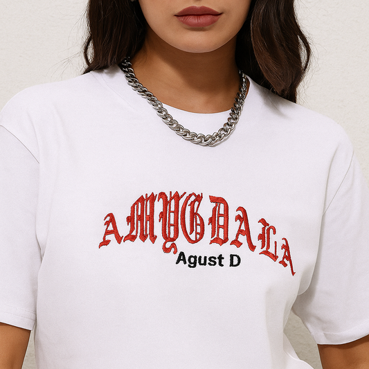 AMYGDALA AGUST D PLAYERA BLANCA BORDADA bts