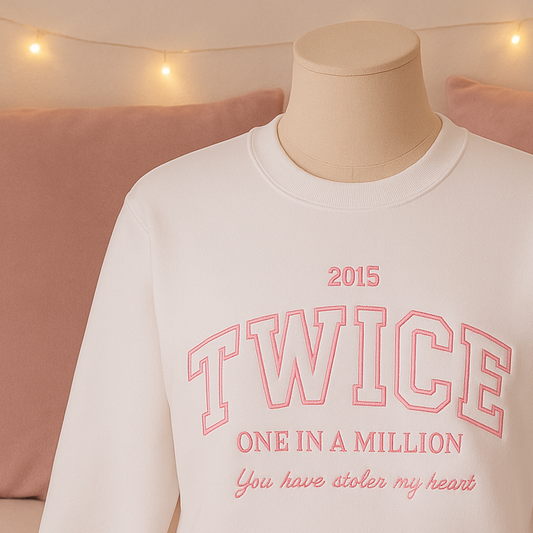 TWICE ONE IN A MILLION SUDADERA BLANCA BORDADA