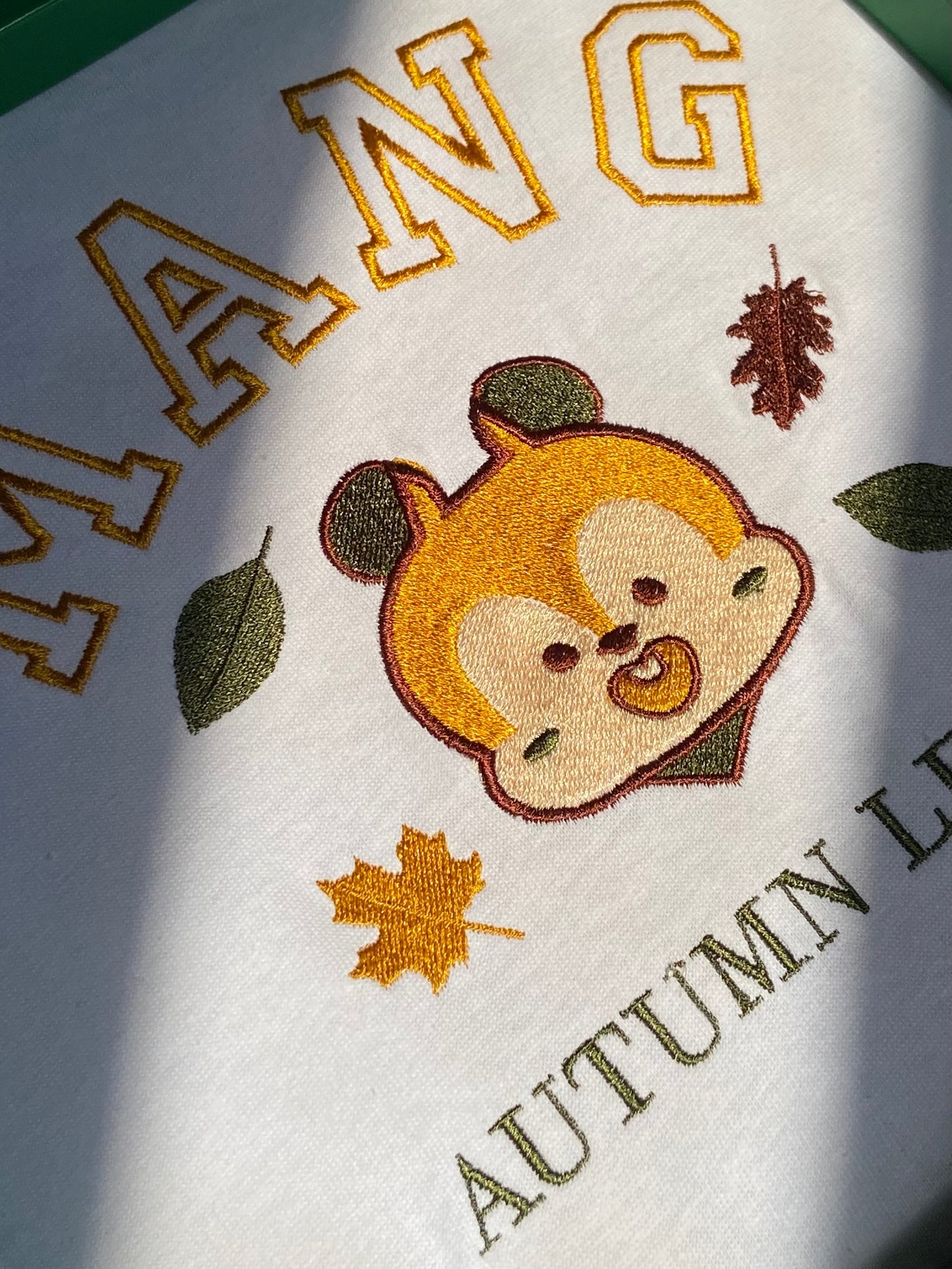 🍁 BT21 AUTUMN LEAVES – Playeras bordadas edición Otoño