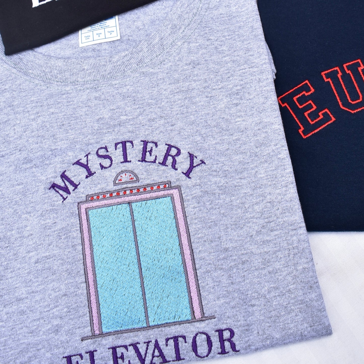 MYSTERY ELEVATOR CHA EUN WOO PLAYERA GRIS BORDADA