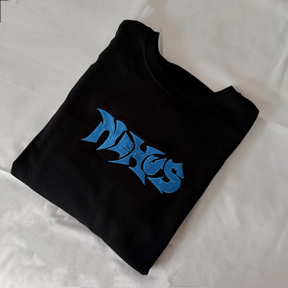 NEXUS MONSTA X SUDADERA NEGRA BORDADA