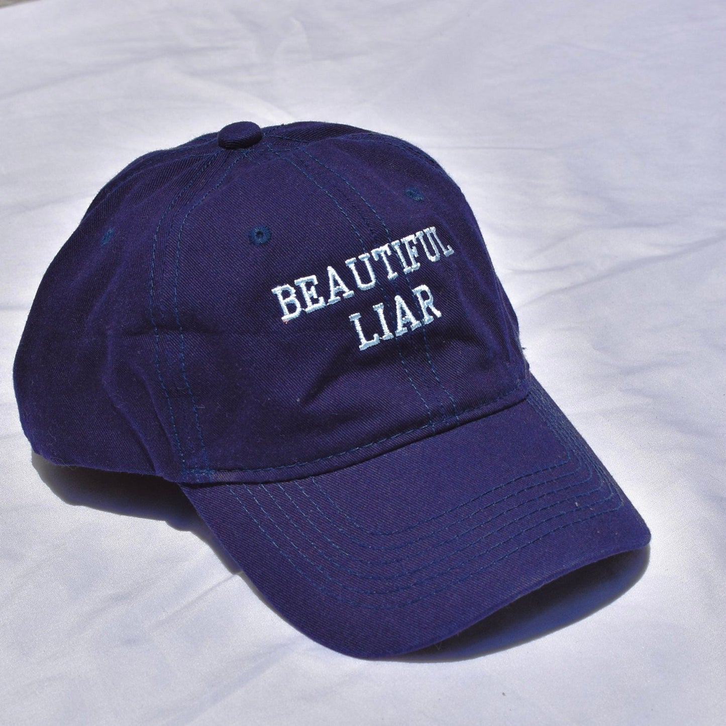 MONSTA X BEAUTIFUL LIAR GORRA BORDADA