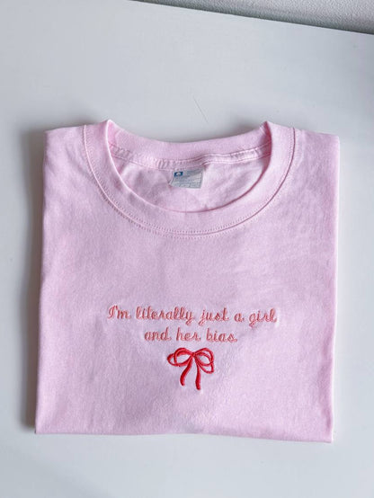 GIRL WITH HER BIAS - CUPID COLLECTION PLAYERA ROSA BORDADA MANGA CORTA