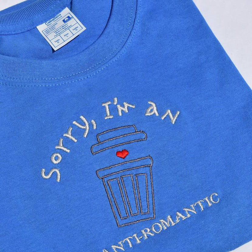 ANTI-ROMANTIC TXT PLAYERA BORDADA