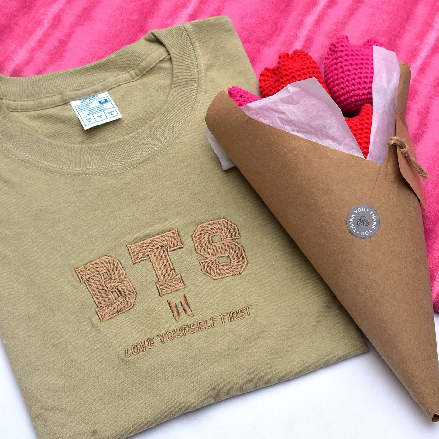 BTS GOLD PLAYERA BORDADA