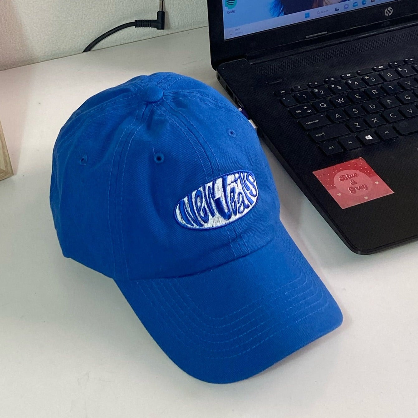 GORRA NEWJEANS AZUL